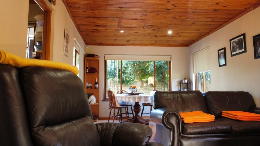 5 Bedroom Property for Sale in Hersham Western Cape